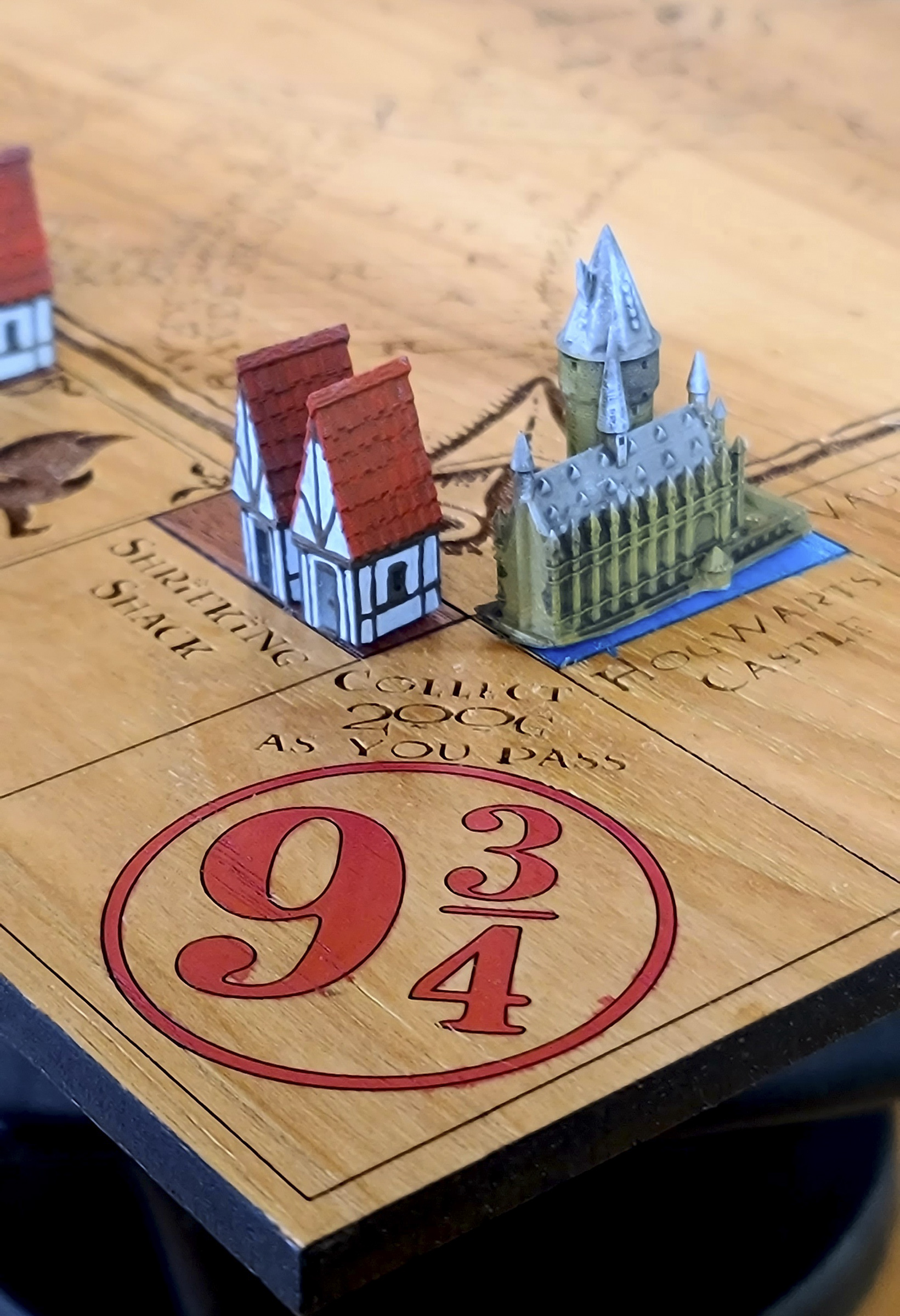 Man Builds Harry Potter-themed Monopoly Game for His Girlfriend - Inside  the Magic